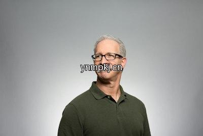 Expert 2